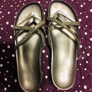 Stylish jeweled comfortable sandals 💐